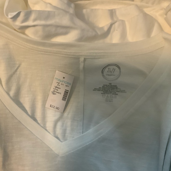 Maurice’s 24/7 shirt. Size is 1x - Picture 2 of 3